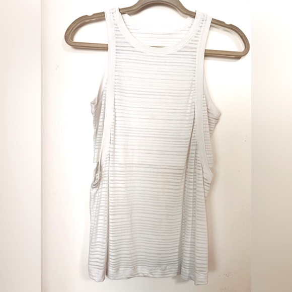 Lululemon top - Picture 1 of 2